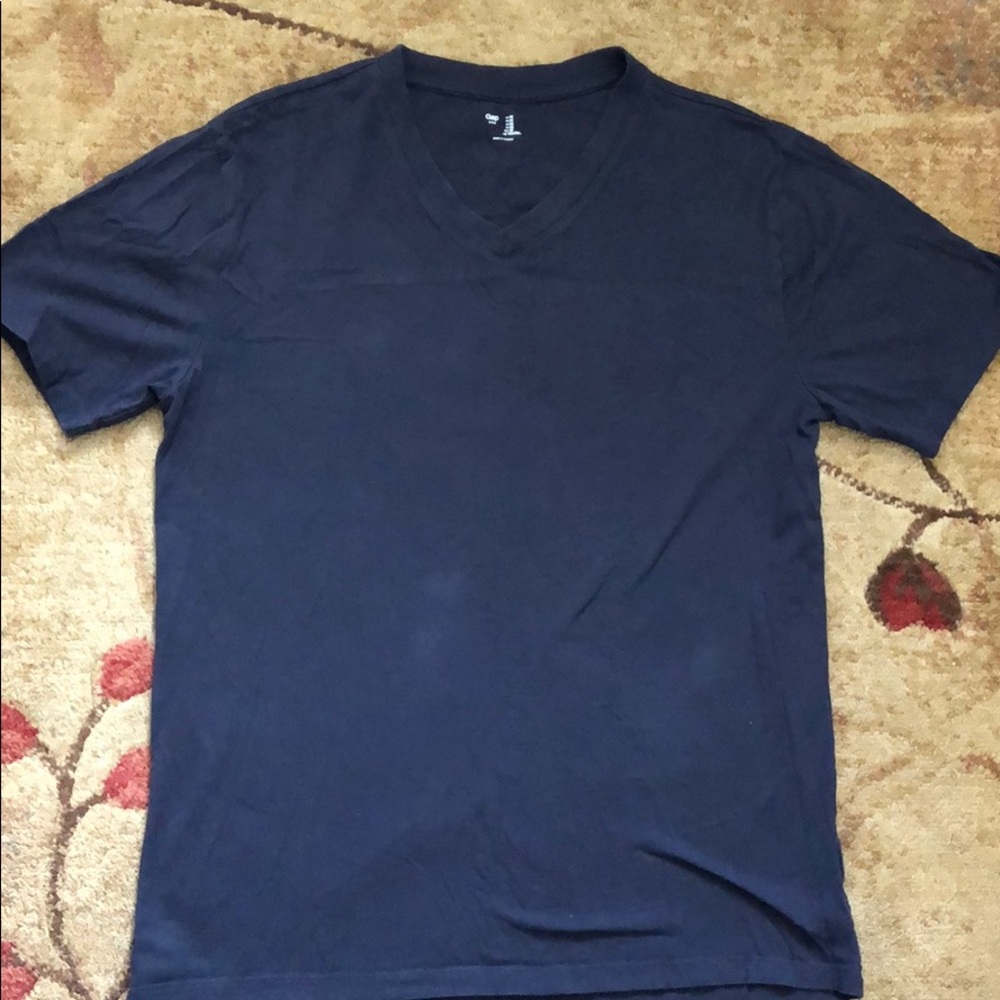 Gap v neck t shirt